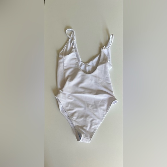 Beach Riot Core Collection Reese One Piece in White Size Large - Picture 2 of 5